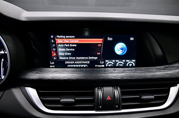 Alfa Romeo Stelvio 27 of 28