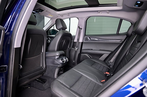 Alfa Romeo Stelvio 11 of 28