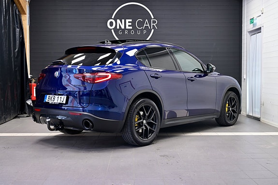 Alfa Romeo Stelvio 5 of 5