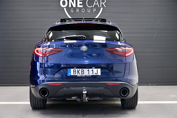 Alfa Romeo Stelvio 7 of 28