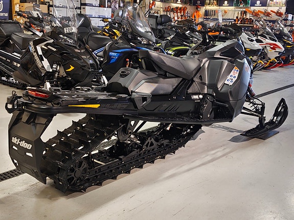 Ski-Doo Backcountry XRS 146 850 E-tec 4 of 4