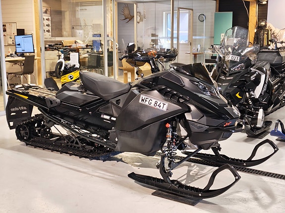 Ski-Doo Backcountry XRS 146 850 E-tec