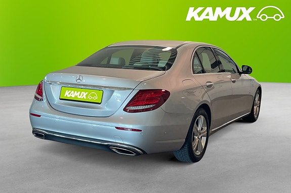 Mercedes-Benz E200 5 of 5