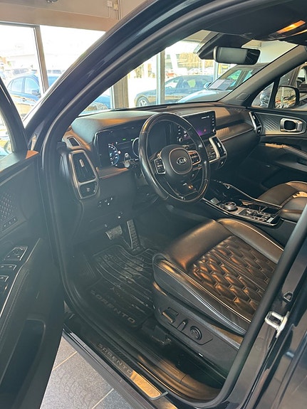 Kia Sorento 2 of 5
