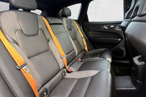 Volvo XC60 29 of 30