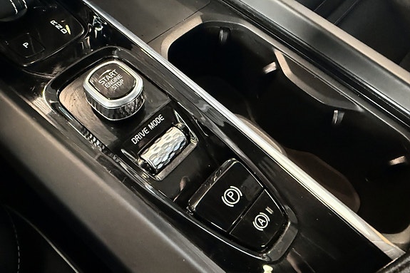 Volvo XC60 25 of 30