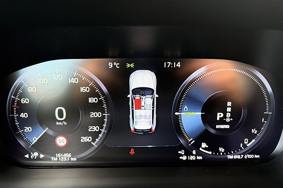 Volvo XC60 18 of 30