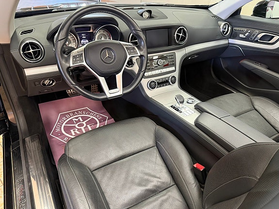 Mercedes-Benz SL350 13 of 27