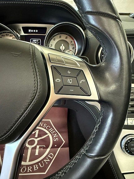 Mercedes-Benz SL350 18 of 27