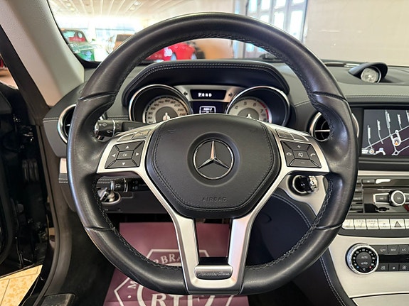Mercedes-Benz SL350 16 of 27
