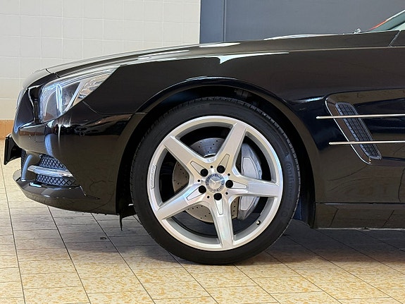 Mercedes-Benz SL350 11 of 27