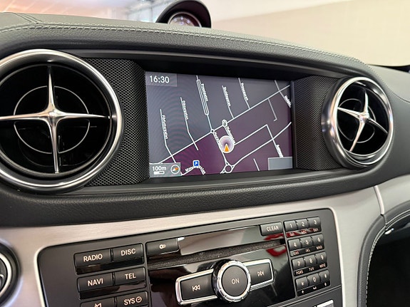 Mercedes-Benz SL350 20 of 27