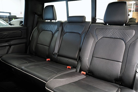 Dodge RAM 1500 14 of 27