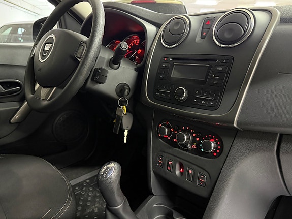 Dacia Logan 10 of 15