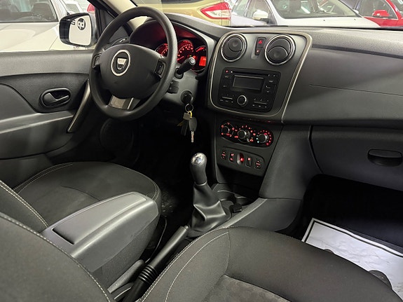 Dacia Logan 11 of 15