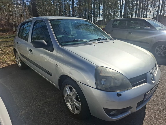Renault Clio 2 of 5