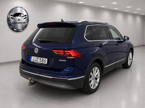 Volkswagen Tiguan 2 of 11
