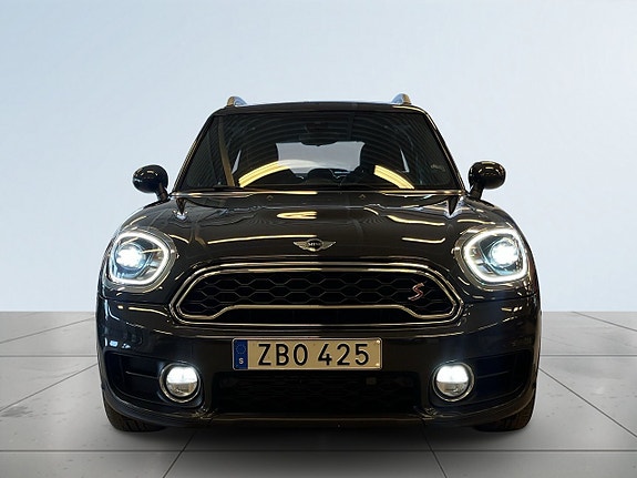MINI Countryman Cooper S 2 of 5