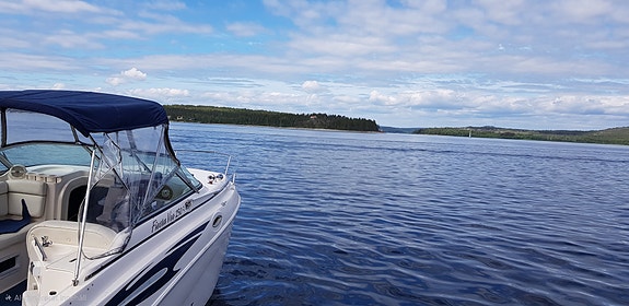 Rinker Fiesta Vee 250 - nytt Bravo 3 drev 2025, välutrustad familjebåt 6 of 15