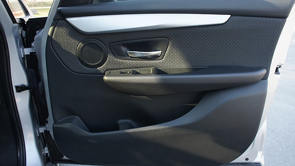 BMW 216d 17 of 27