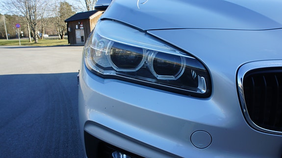 BMW 216d 24 of 27