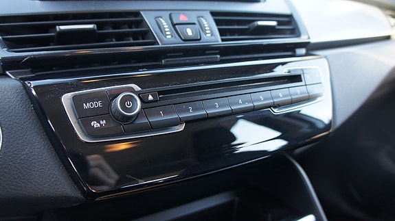 BMW 216d 14 of 27