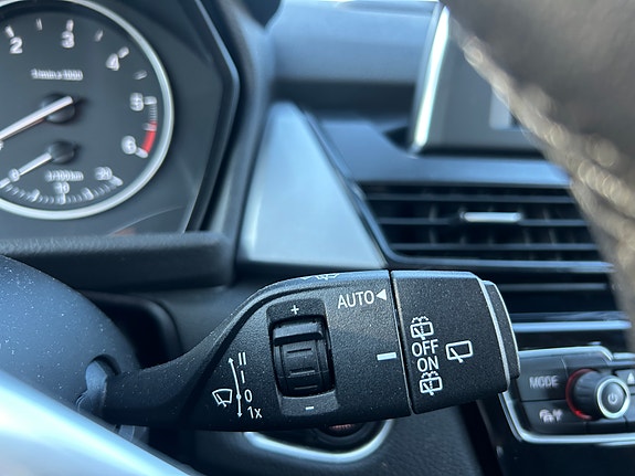 BMW 216d 19 of 27