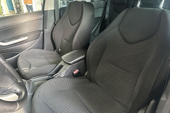 Peugeot 308 SW 9 of 14