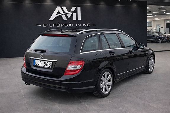 Mercedes-Benz C180 3 of 5
