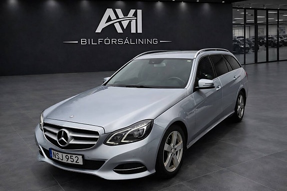 Mercedes-Benz E250 3 of 5