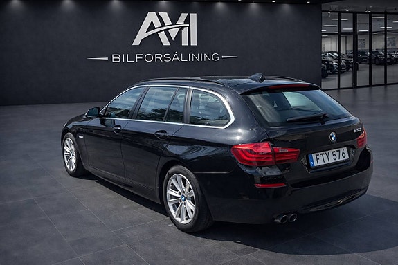 BMW 520d 3 of 5