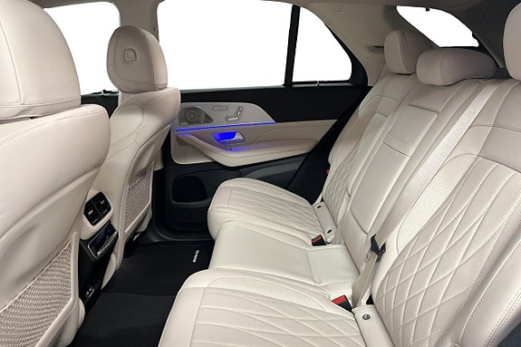 Mercedes-Benz GLE53 11 of 18