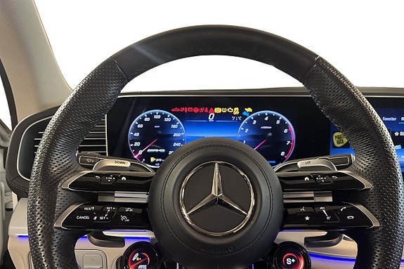 Mercedes-Benz GLE53 8 of 18