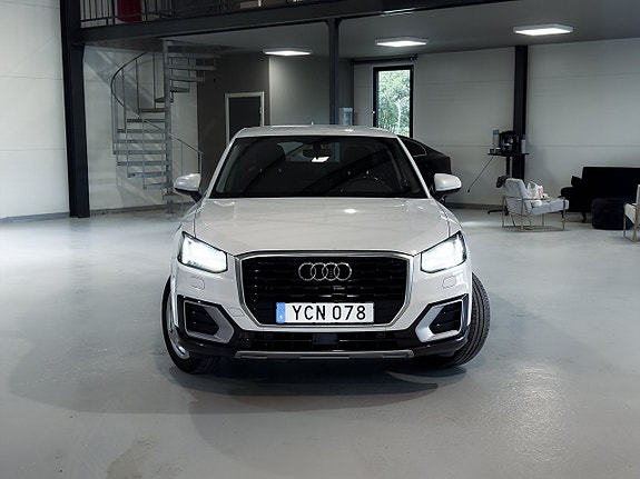 Audi Q2 2 of 24