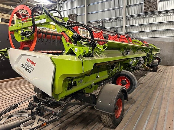 CLAAS Lexion 8900 TT 10 of 13