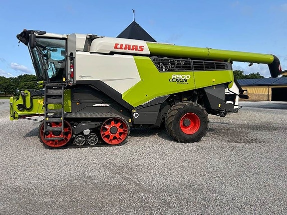 CLAAS Lexion 8900 TT 9 of 13
