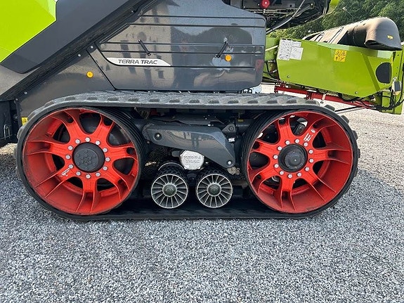 CLAAS Lexion 8900 TT 7 of 13