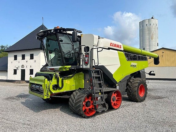 CLAAS Lexion 8900 TT