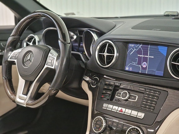 Mercedes-Benz SL350 13 of 22
