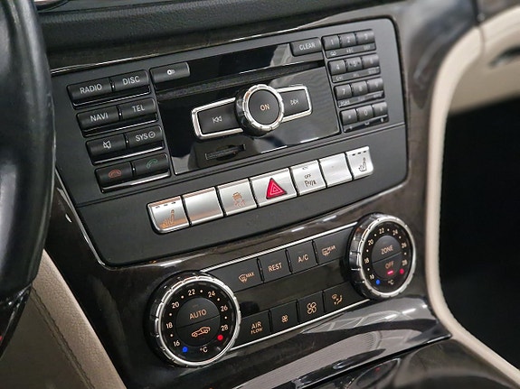 Mercedes-Benz SL350 19 of 22