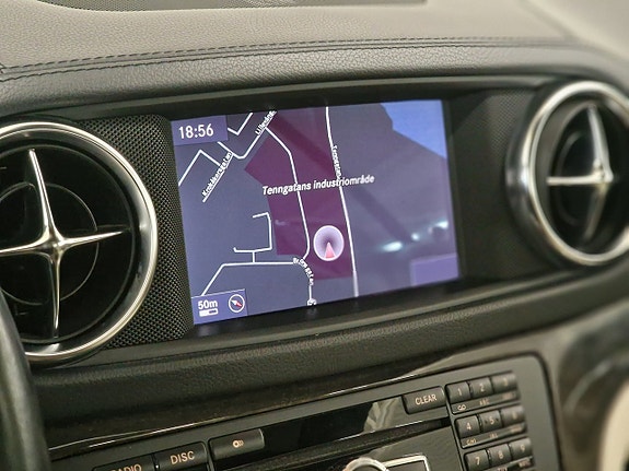 Mercedes-Benz SL350 17 of 22