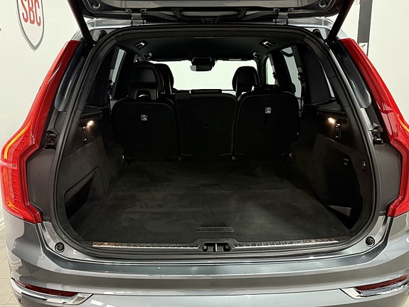 Volvo XC90 13 of 16