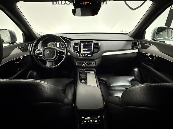Volvo XC90 9 of 16