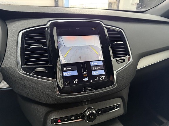 Volvo XC90 11 of 16