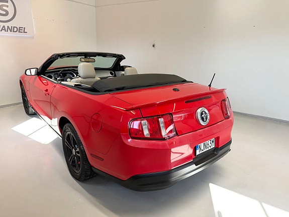 Ford Mustang 5 of 5
