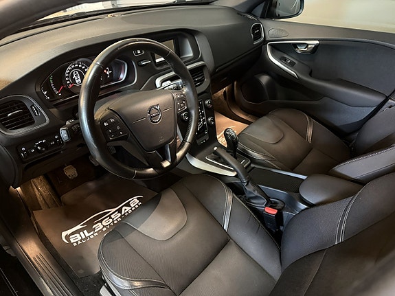 Volvo V40 10 of 15