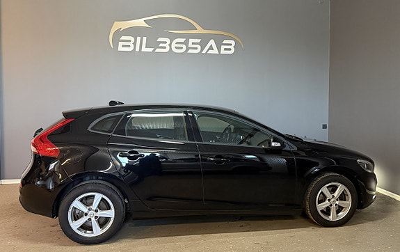 Volvo V40 9 of 15