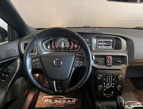 Volvo V40 12 of 15