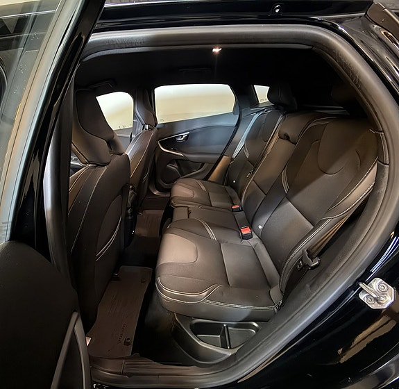 Volvo V40 15 of 15