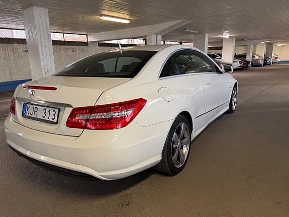 Mercedes-Benz E200 5 of 5